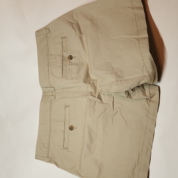 Old Navy shorts size 10 tan in color - Picture 2 of 4